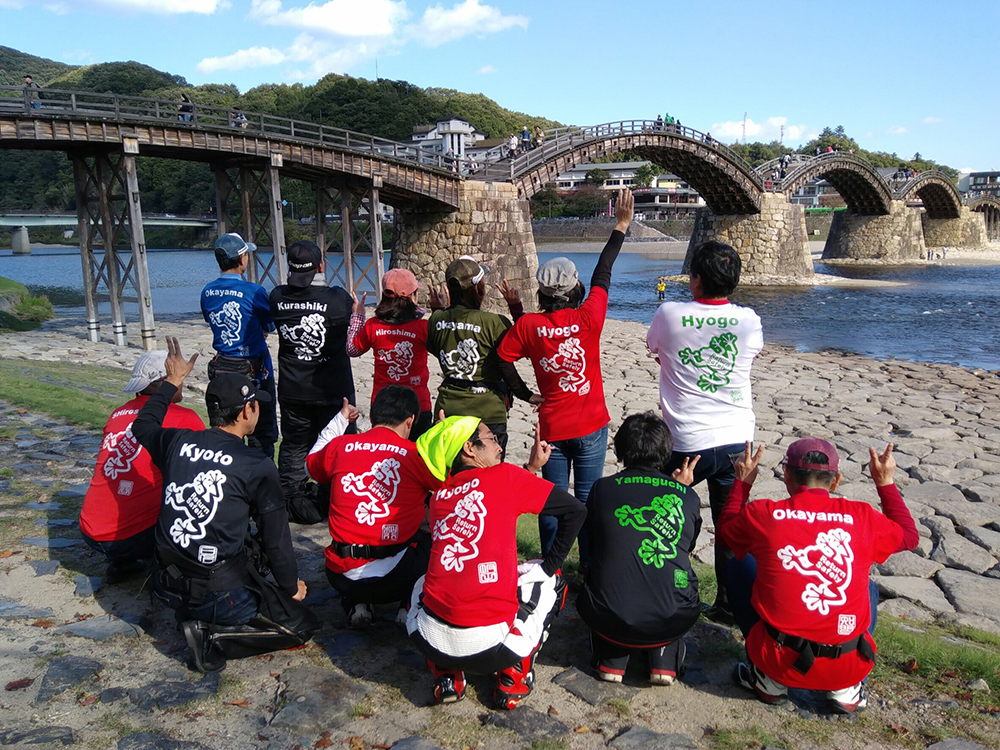 カッティングラバープリント　「無事カエルの」Tシャツ　M.AKIBA　様